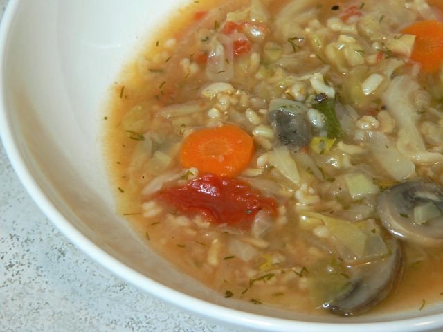 bunnyfoot: hearty dilled cabbage-rice soup