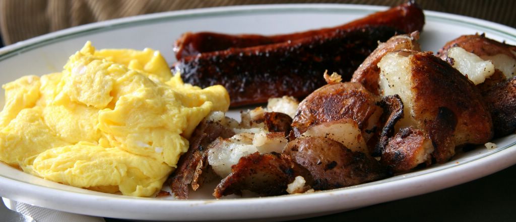 photograph picture Louisiana hot sausage and scrambeled egg from restaurant review of Mabel's just for you cafe in dog patch / potrero hill san francisco
