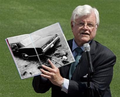 Ted Kennedy, crazed lush