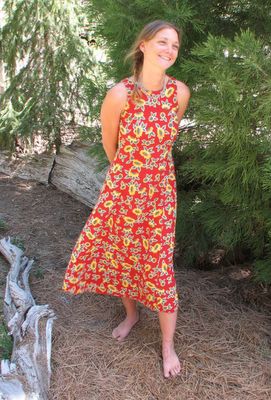 http://photos1.blogger.com/hello/219/3808/400/Sandra---Thrift-Store-Dress.jpg