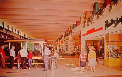 Malls of America - Vintage photos of lost Shopping Malls of the '50s ...