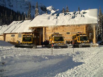 Vertebrae Lodge and Snowcats at Chatter Creek Snowcat Skiing
