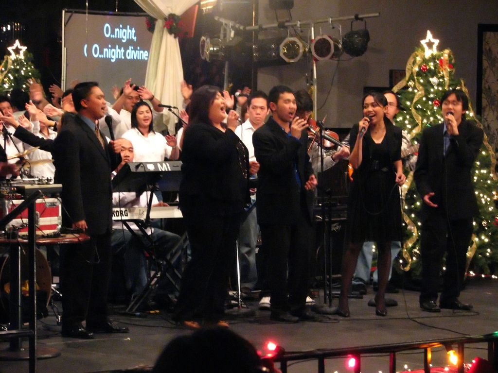 Kezia & Joy-EL World: Indonesian Churches Christmas 