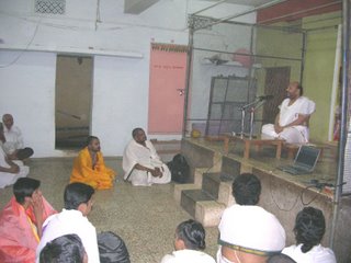 Achar at Uttaradi Mutt Lingampally also seen are Pt. Jayatheerthachar & Pt. Nagendrachar