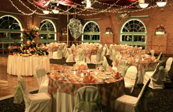 Help Me Plan My Wedding Oh This Looks Nice Windows On The River Left Cityview Room