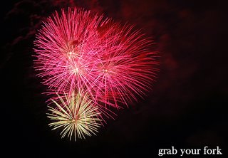 sydney nye fireworks 9pm pink and gold