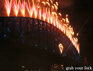  Sydney nye midnight fireworks from harbour bridge