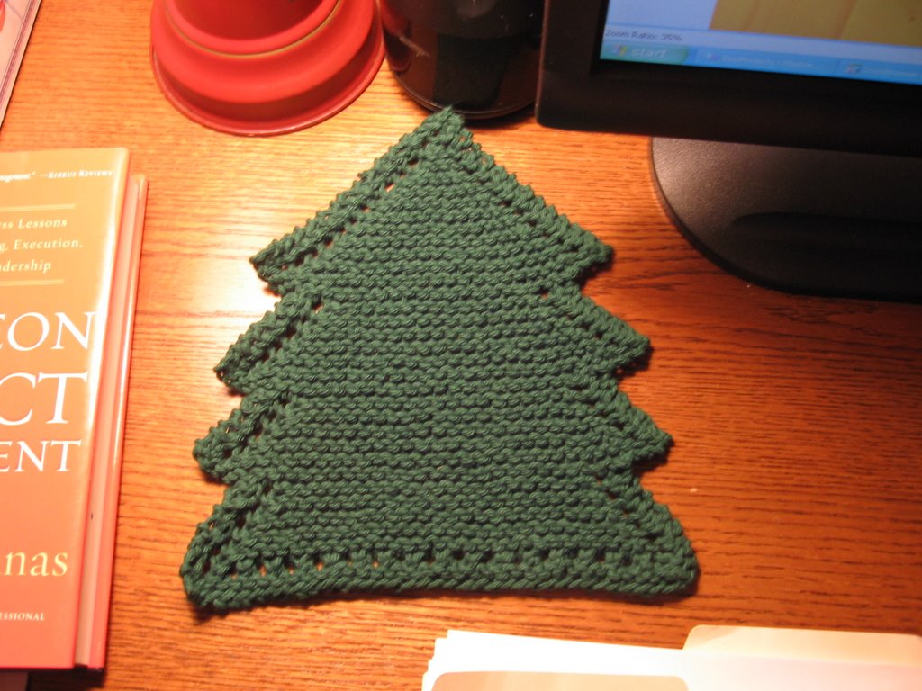 Kelley's Yarns: Christmas Tree Dishcloth