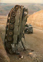 دبابة ميركافا إسرائيلية محطمة في جنوب لبنان