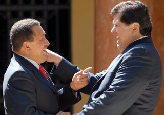 Hugo Chavez y Alan Garcia