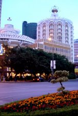 Macau - Os primeiros sinais de modernização de Macau, inspiraram-se nas formas do passado