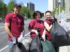 The Beechwood Chiropractic Centre found tons of trash along the Rideau