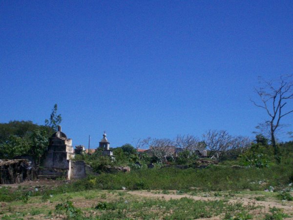 Frente do Cemitério do Cangaceiro