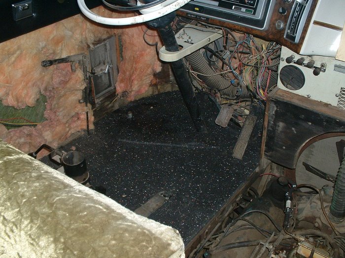 The front doghouse and driving compartment floor