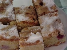 raspberry & almond cakes