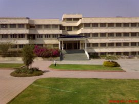 maulana azad college