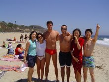 Yasuko, Eduardo, Giovani, Mika e Genta em Malibu