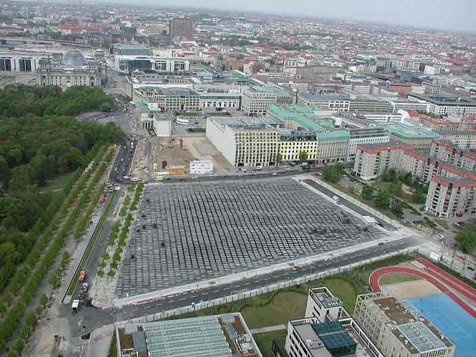 4 vistas del Memorial del Holocausto (vista 1)