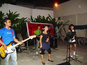 Band Performance With ONLINE