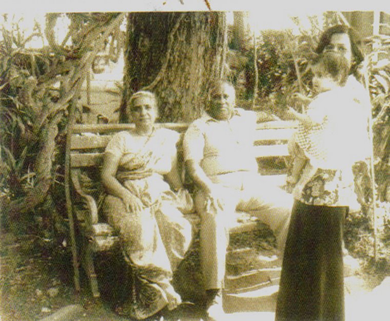 Payal Rohatgi with mom and her naniji and nanaji in Chandigarh