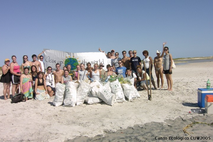 Clean Up the World....com o grupo "Semester at Sea"....www.cleanuptheworld.org