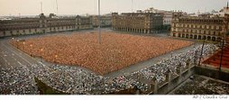 18000 naked people in Mexico"s Main Square