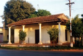 Casa típica antigua,  Sur del Paraguay