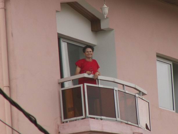 Madame au balcon