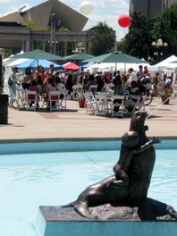 The Seal fountain is working this summer!