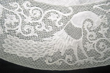 Lace peacock edging
