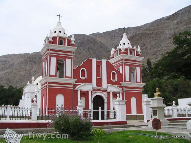 CATEDRAL SIGLO XVII - LUNAHUANA